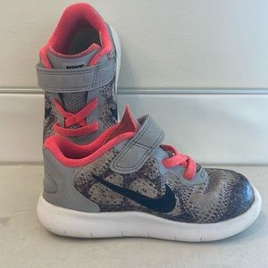 Nike toddler tennis shoes size 7